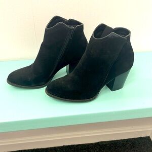 Black bootie boots 6.5